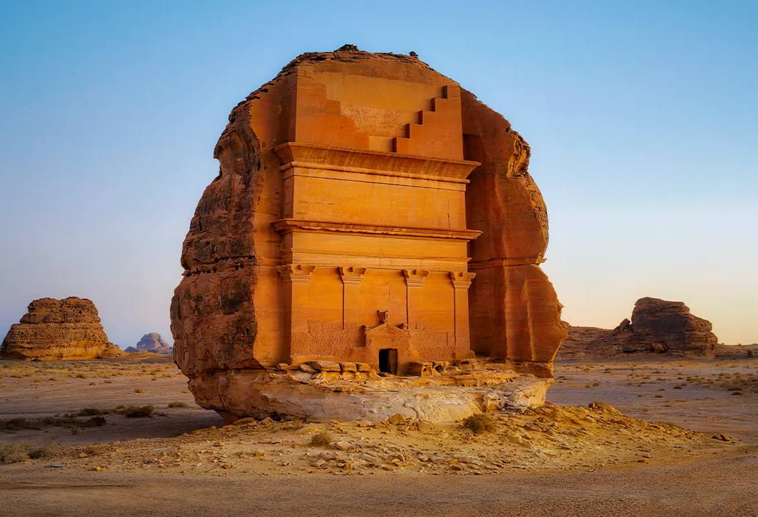 For comparison: the AlUla package photo is genuinely AlUla